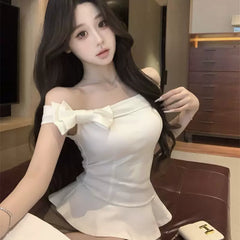 Design sense: One shoulder bow fashionable short sleeved T-shirt for women in summer, slim fit and slimming white short style spicy girl top