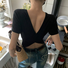 French sweet and spicy girl cross backless design, short sleeved t-shirt, women's black niche slimming design, pure desire top