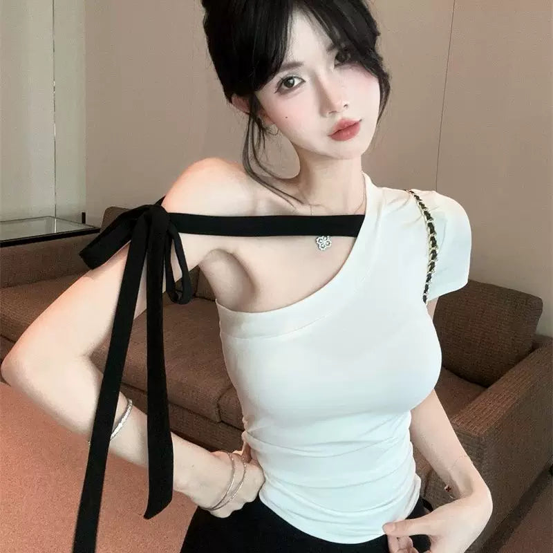 Unique and beautiful short sleeved T-shirt for women's summer in foreign trade, with a pure desire for spicy girls and a high-end, niche, and non collision design