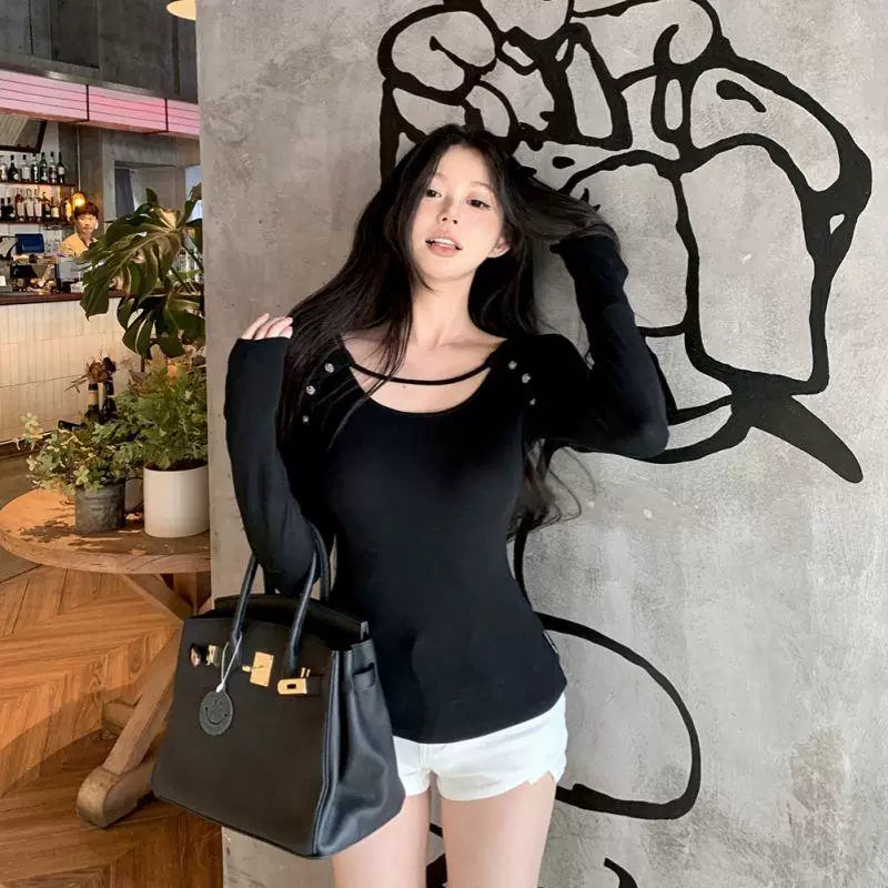 Foreign trade pure desire style layered black U-neck long sleeved T-shirt for women in winter, slim fit, waist cinching, and plush versatile base top