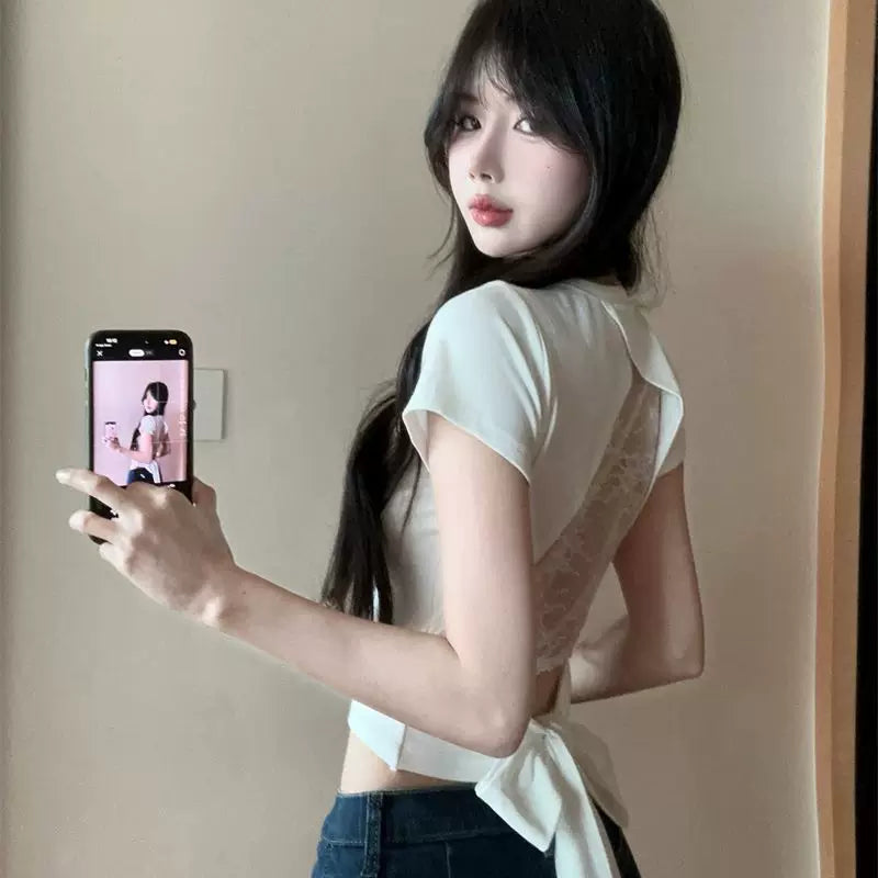 Pure Desire Wind White Lace Splicing Short sleeved T-shirt for Women in Summer, backless, hollowed out bow tie design, and a sense of design top