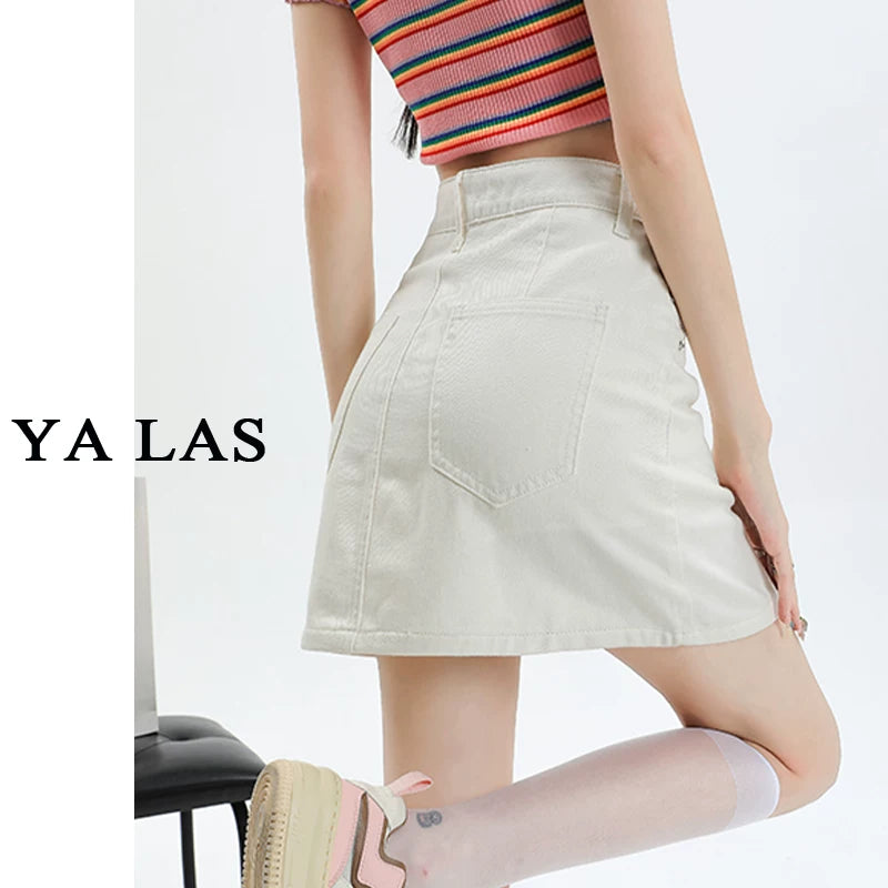 White denim short skirt for women 2025 new style, small height, high waist, lined with anti glare A-line skirt, wrapped buttocks, half body skirt