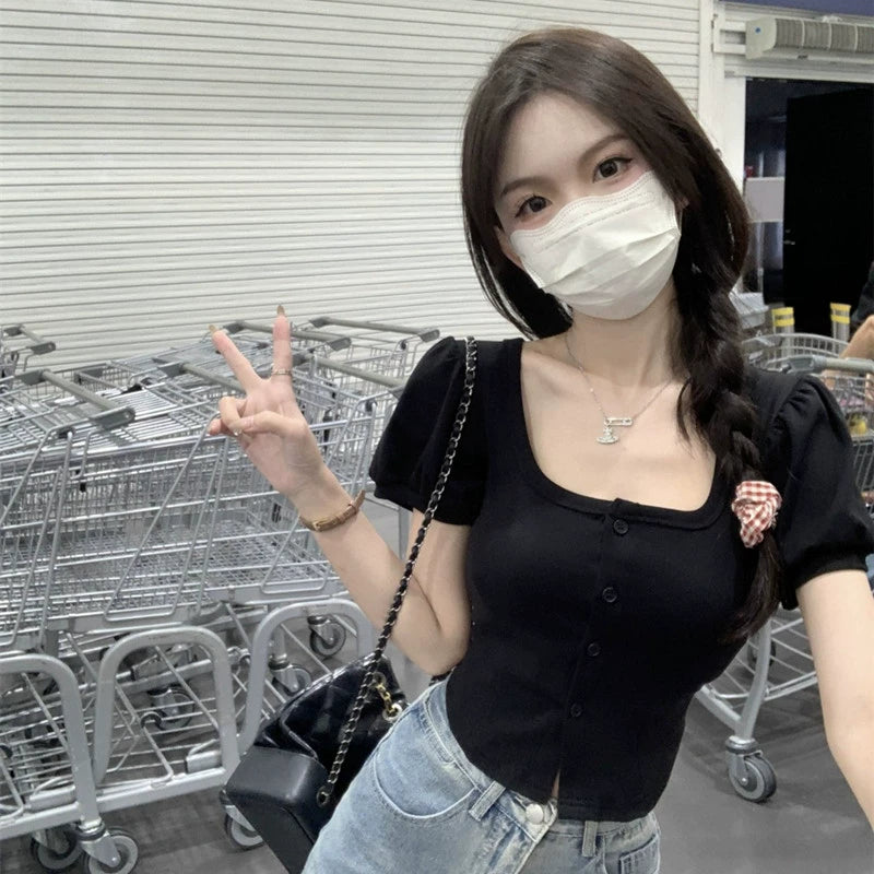Solid color square neck bubble sleeve short sleeved T-shirt for spicy women, fashionable slim fit short cardigan, pure desire for design sense, top for women