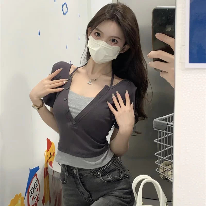 Commuting style V-neck fake two short sleeved T-shirts for women, slim fit, pure desire, spicy girl, short collarbone, waist cinched top, gray shoulder