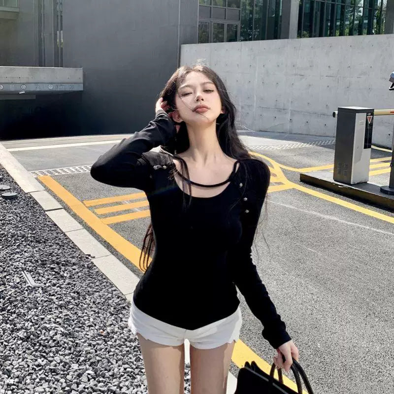 Foreign trade pure desire style layered black U-neck long sleeved T-shirt for women in winter, slim fit, waist cinching, and plush versatile base top