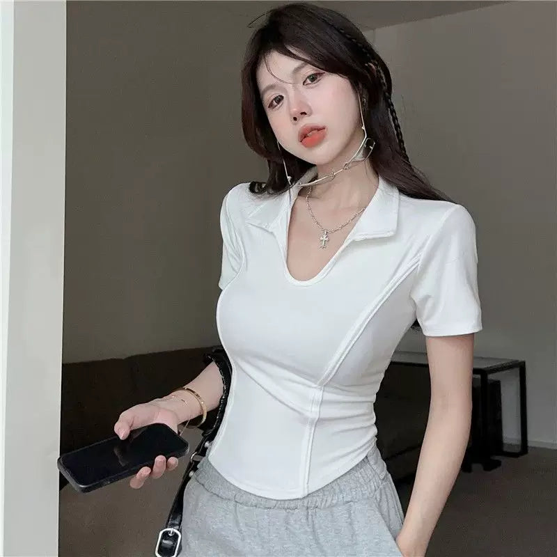 Pure desire style white U-neck short sleeved T-shirt for women, slim fit and waist cinching, spicy girl, slimming design sense, short style, elegant clothes
