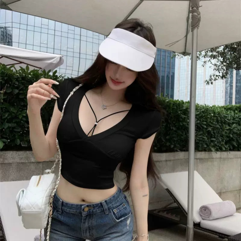 Foreign trade pure desire style V-neck short sleeved T-shirt for women, slim fit and sexy strap design, black spicy girl chic chic chic on clothes