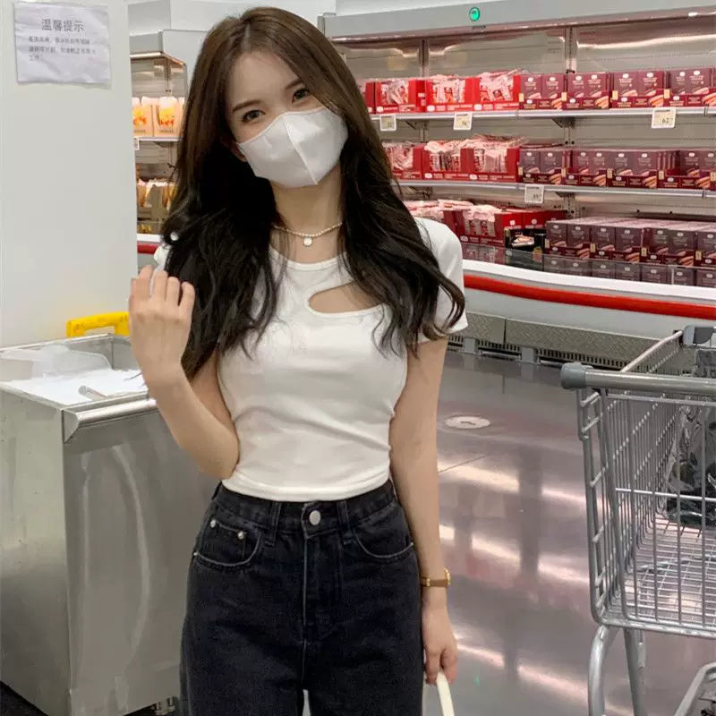 Lazy style hollow out short sleeved T-shirt for women in summer, white slim fit spicy girl round neck design, commuting light mature small top
