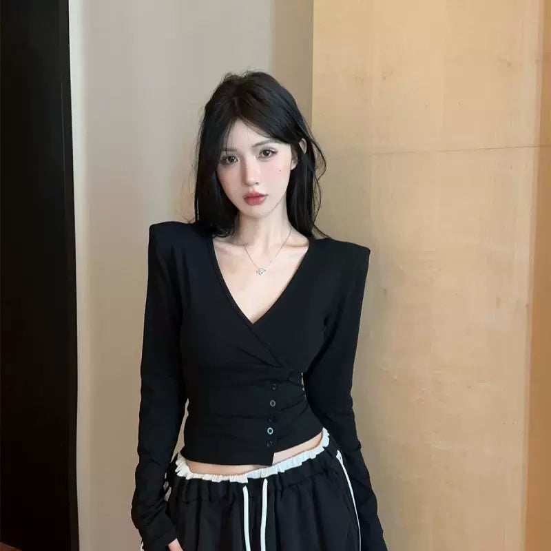 Hot girl V-neck long sleeved pure cotton T-shirt for women in spring and autumn, thin black slim fit, short button down shirt, irregular top