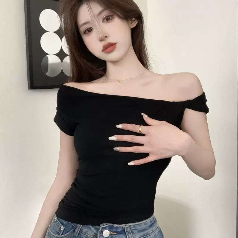 Sexy spicy girl style slanted shoulder straight neck ins short sleeved T-shirt for women, summer black slim fit off shoulder design, niche top
