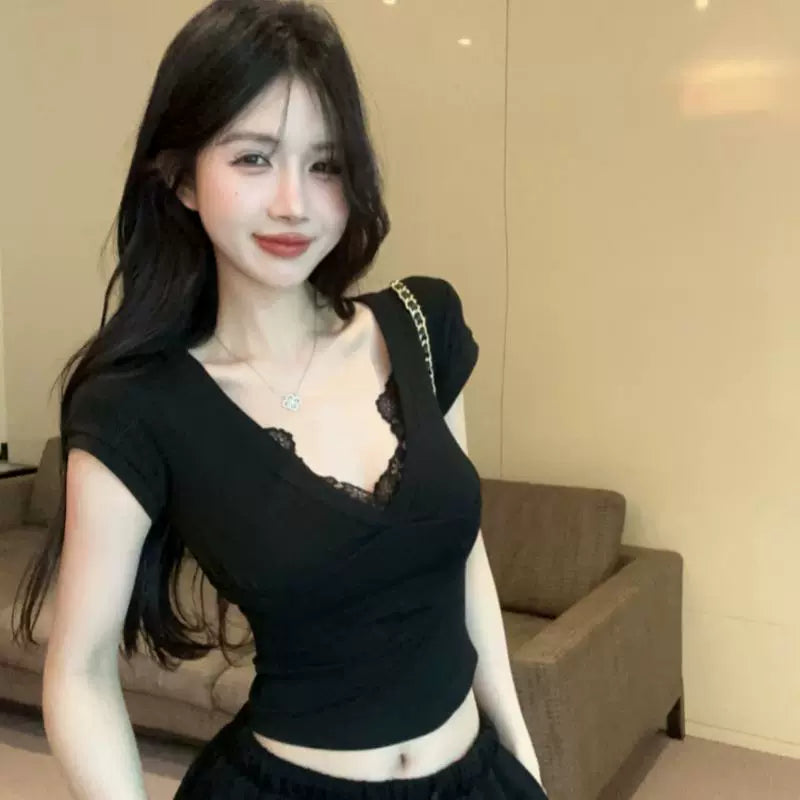 Foreign trade black pure desire sexy summer lace patchwork V-neck short sleeved T-shirt with female design sense, niche spicy girl short top